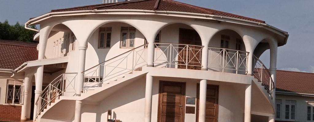 #htmlcaption-0 KYENJOJO DISTRICT COUNCIL CHAMBERS